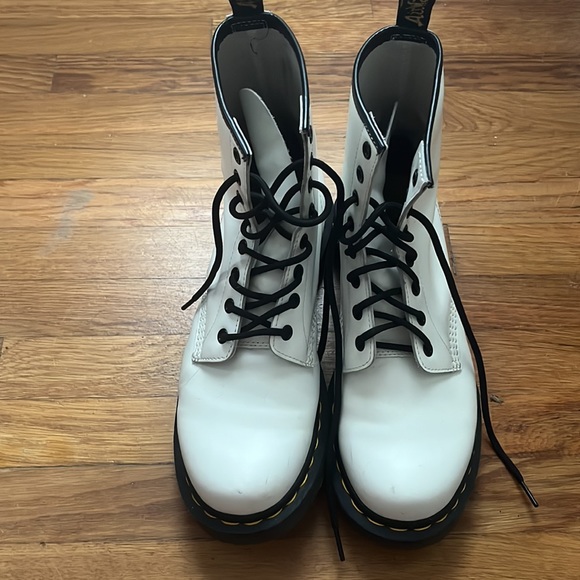 Dr. Martens Shoes - Doc martens 1460 SMOOTH LEATHER LACE UP BOOTS 10
